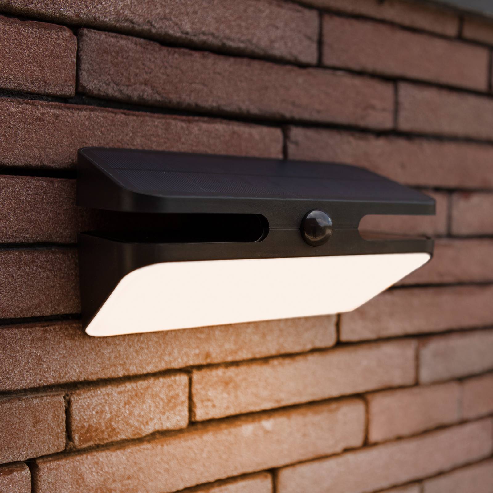 LUTEC LED-utomhusvägglampa för utomhusbruk AERO, svart, 21 cm, rörelsesensor, IP54 AERO, Svart, Aluminium / grå / zink, Modern, Utomhusvägglampa