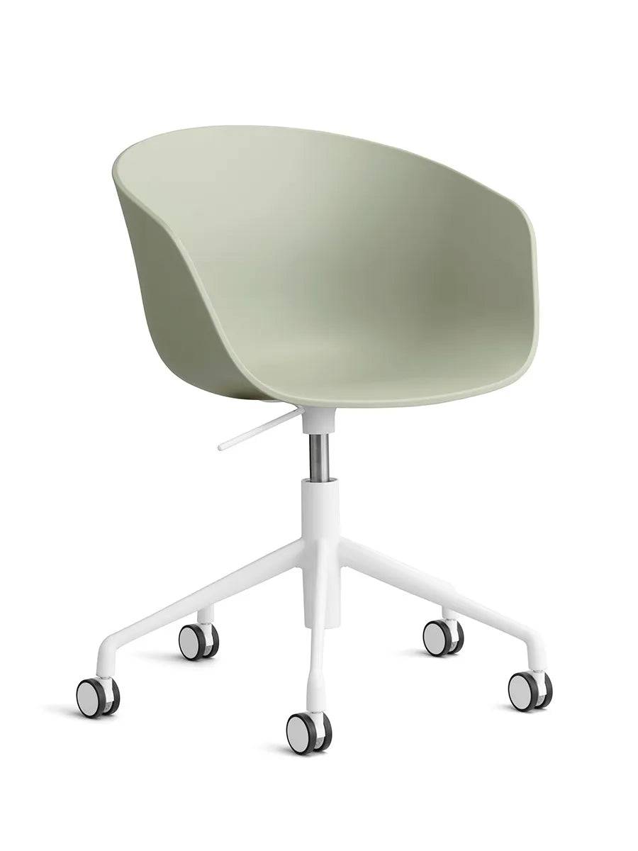 About a Chair AAC52 fra Hay Pastel green / Hvid pulverlakeret aluminium - Jacobsen Plus