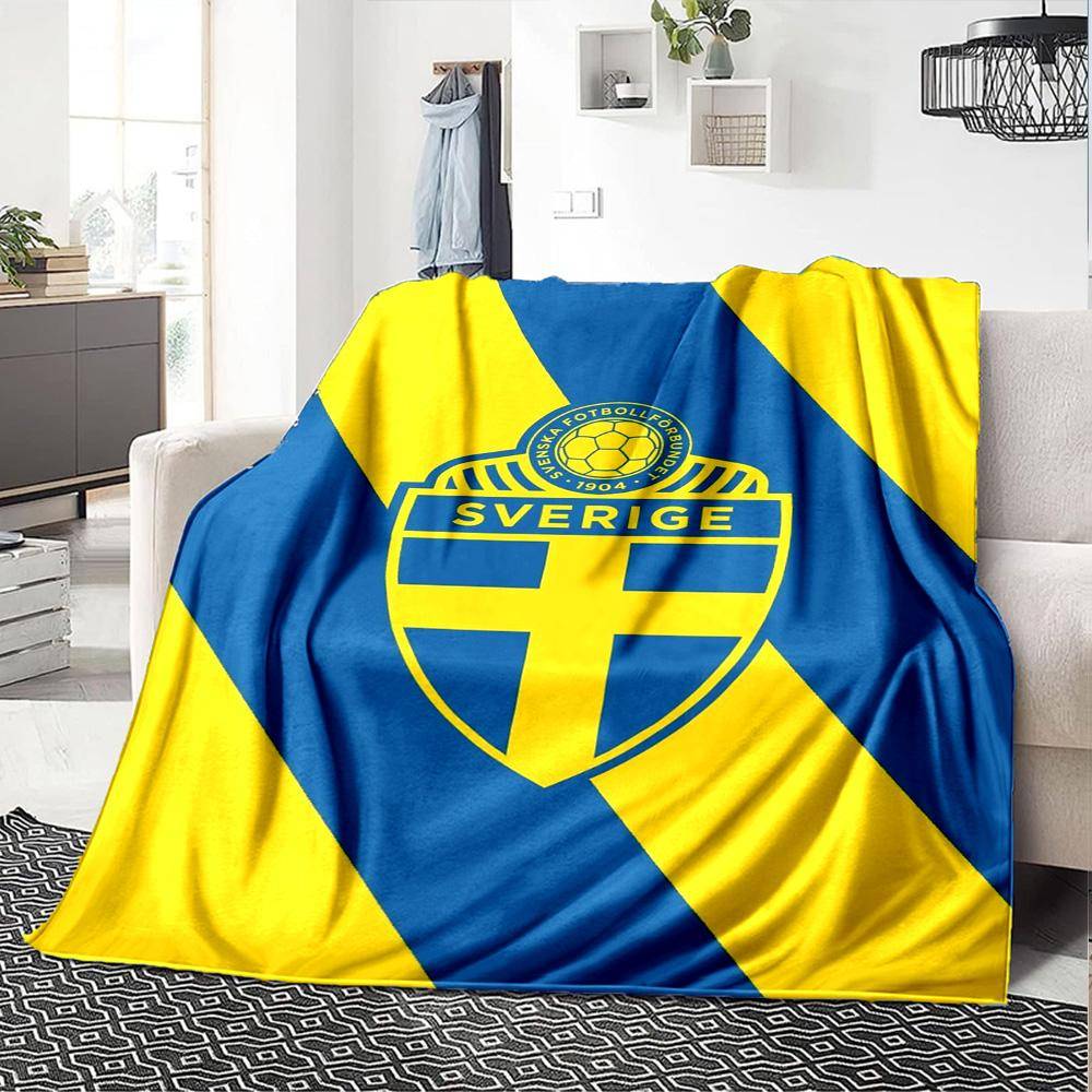 Sveriges Fotbollslandslag Emblem Blå Gul Diagonalt Tryck Flanellfilt Fotbollsgrafik Mjuk Pläd Fotbollsfan Heminredning