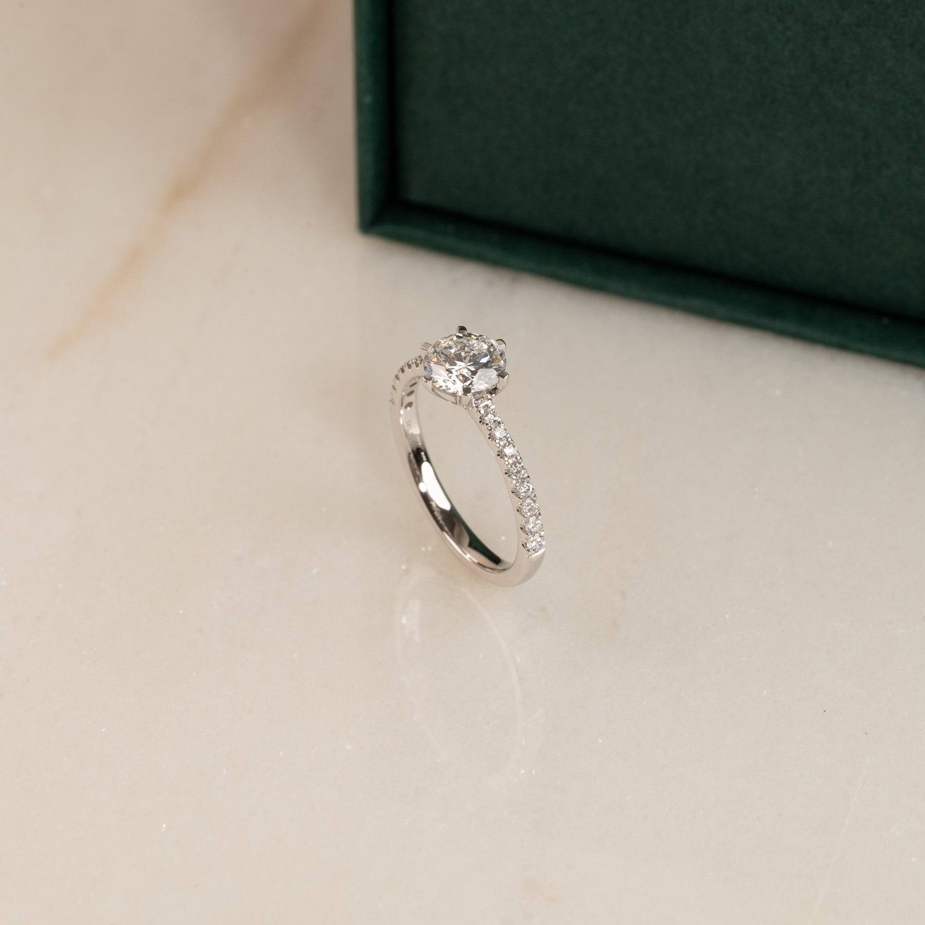 CLASSIC 6-PRONG ALLIANCE LAB-DIAMOND RING - 1.2CT - WG - Ring - Sisi Copenhagen