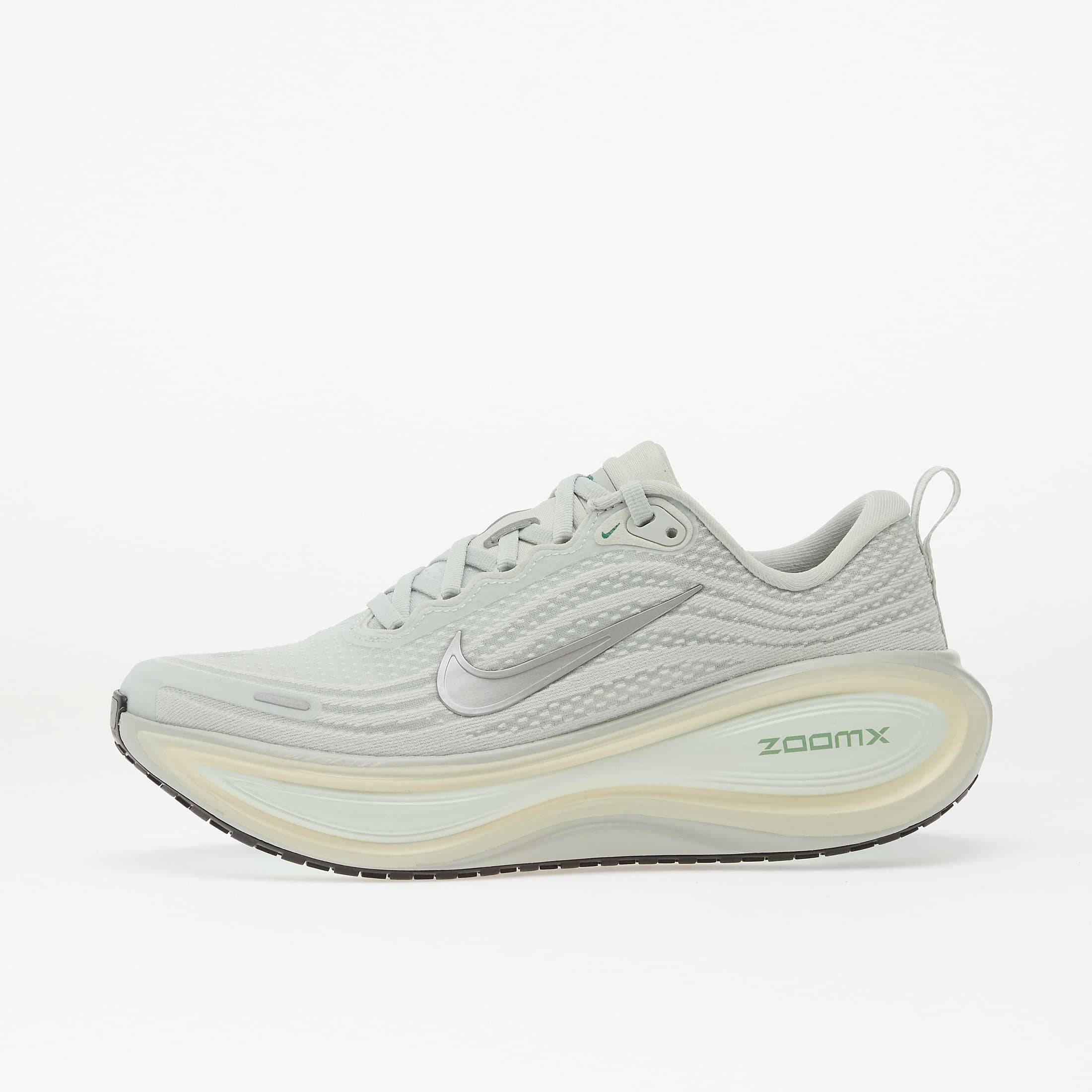 Sneakers Nike Vomero Plus Light Silver/ Metallic Silver EUR 38.5 - Metallic Silver - 38.5