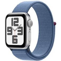 Apple Watch SE (2023) GPS 40mm Silver Aluminiumboett med Blå Moln Sportloop