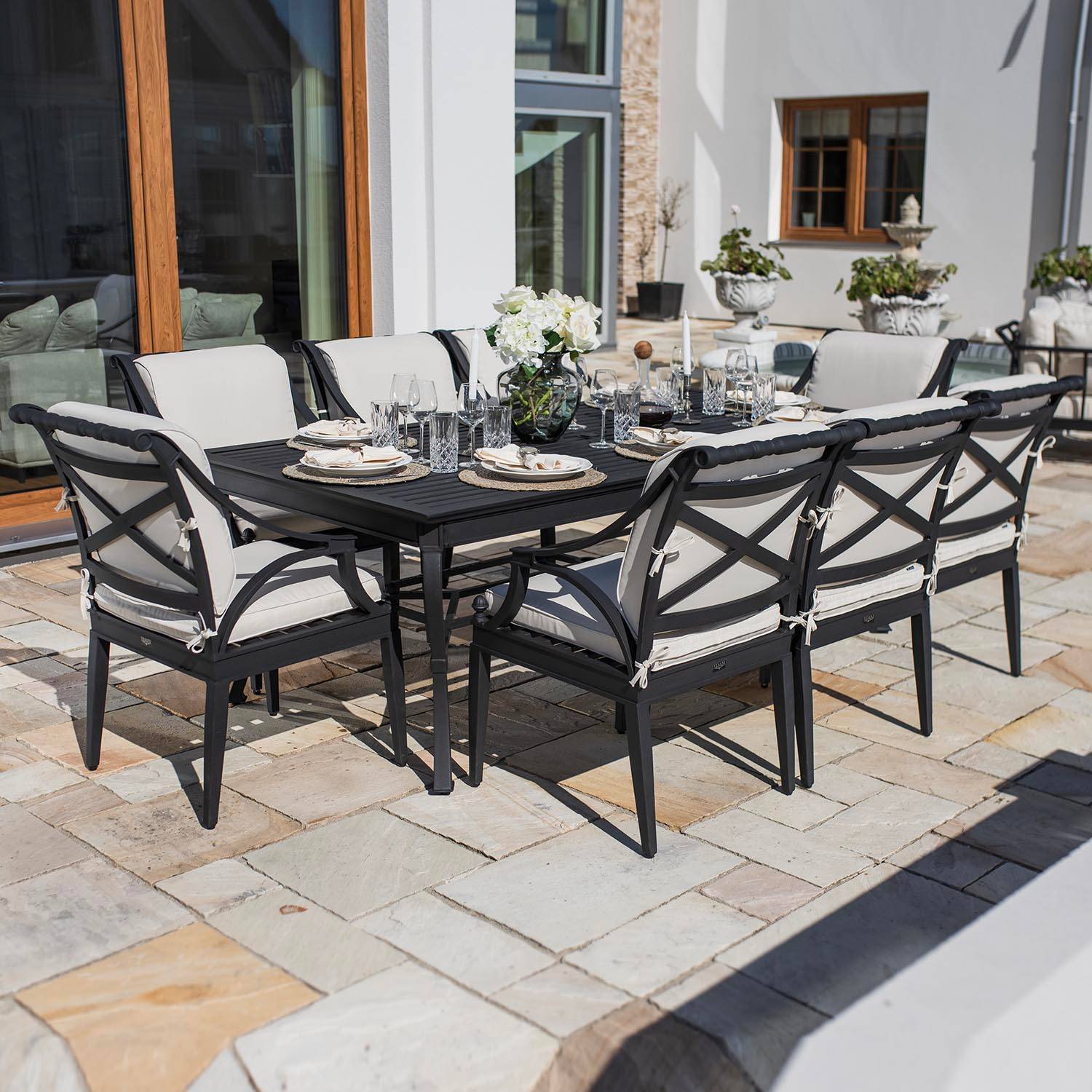 Matgrupp Utomhus 8 stolar Svart Aluminium - Napoli 213cm | Utemöbler & trädgårdsmöbler | Vesani
