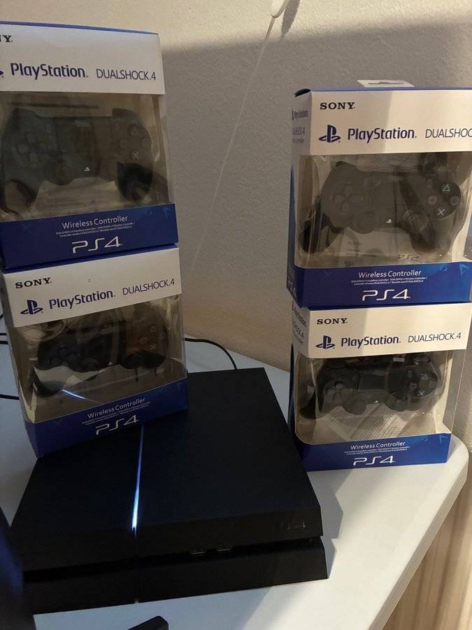 Ps4 1 tb med fyra nya original handkontroller