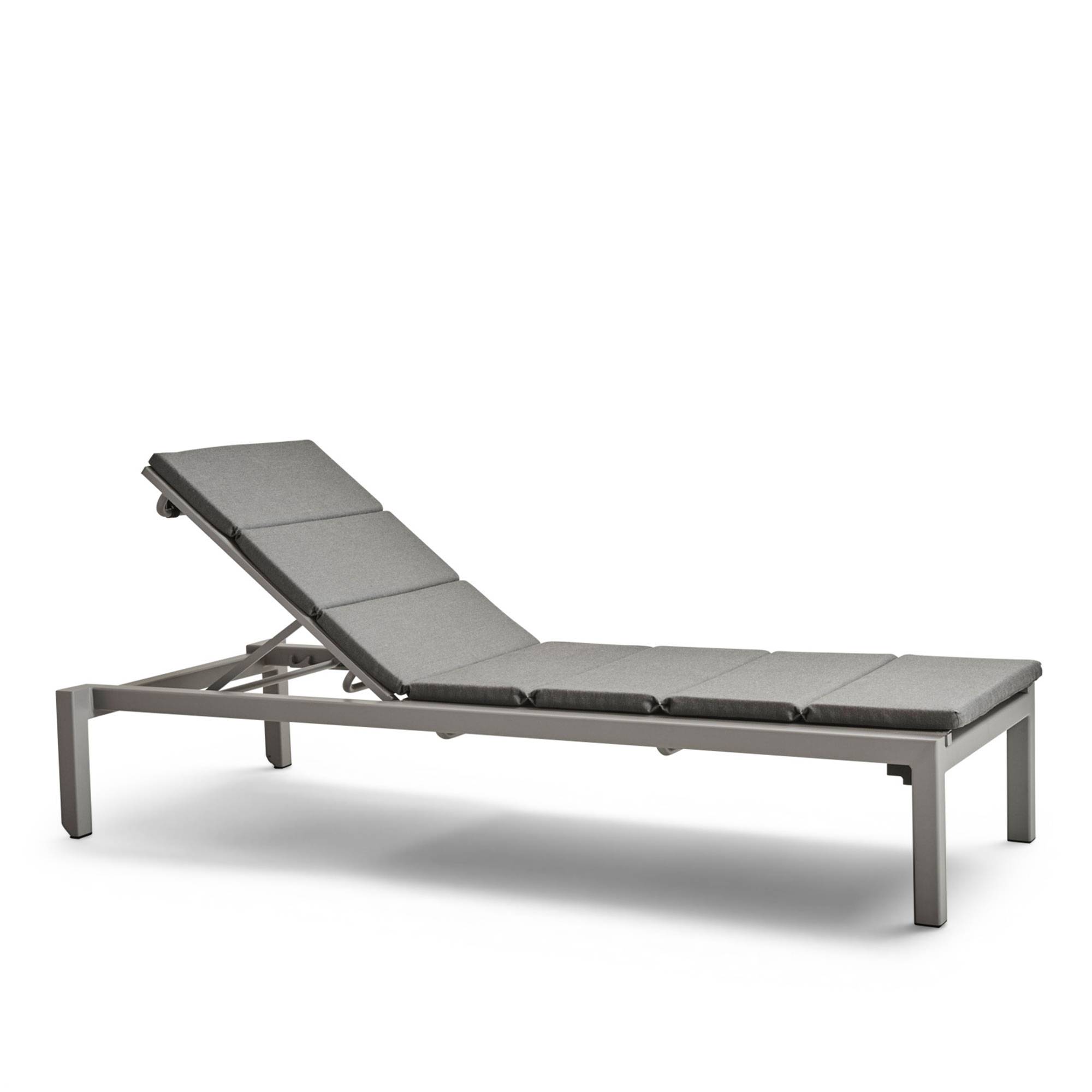 Cane-Line - Relax Light Grey med dyna Dark Grey - Solsängar - Cane-line Design Team - Metal