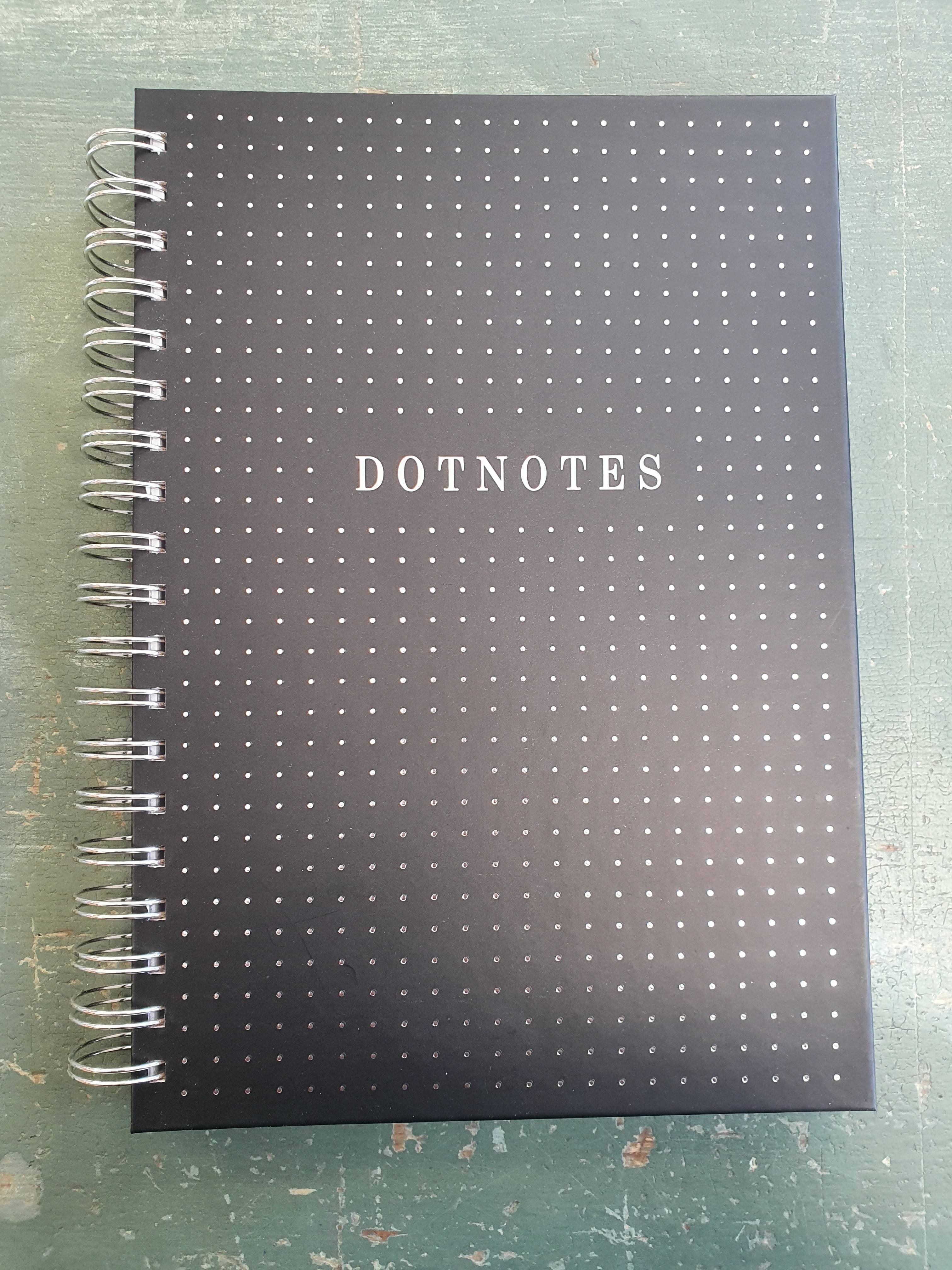 Mayland bullet journal, sort med prikker