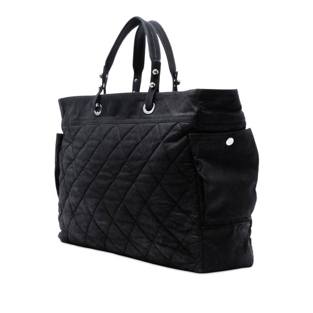 Chanel Vintage Chanel Paris Biarritz L 41cm x W 54cm x D 14.50cm - Totebags hos Magasin.