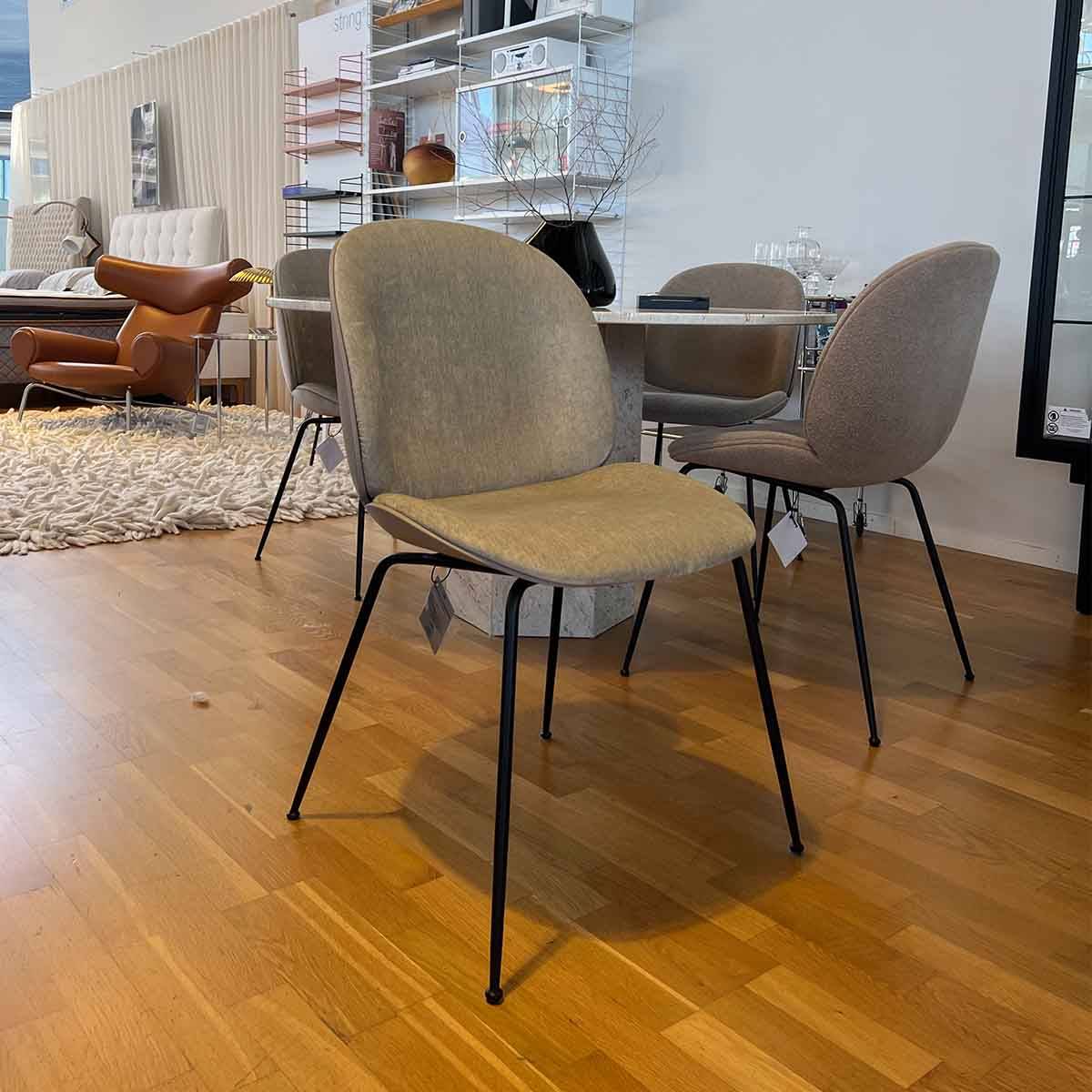 Gubi | Beetle Chair Front Upholstered Eros | Demo