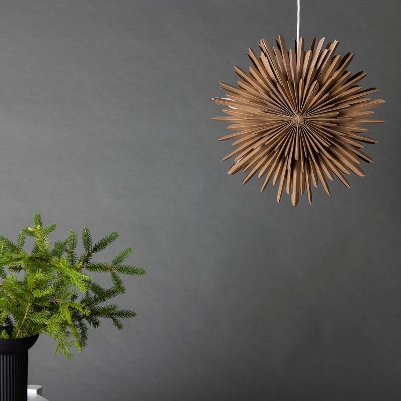 Topaz - Stjerneformet loftlampe i brunt papir, fire størrelser 60 cm.