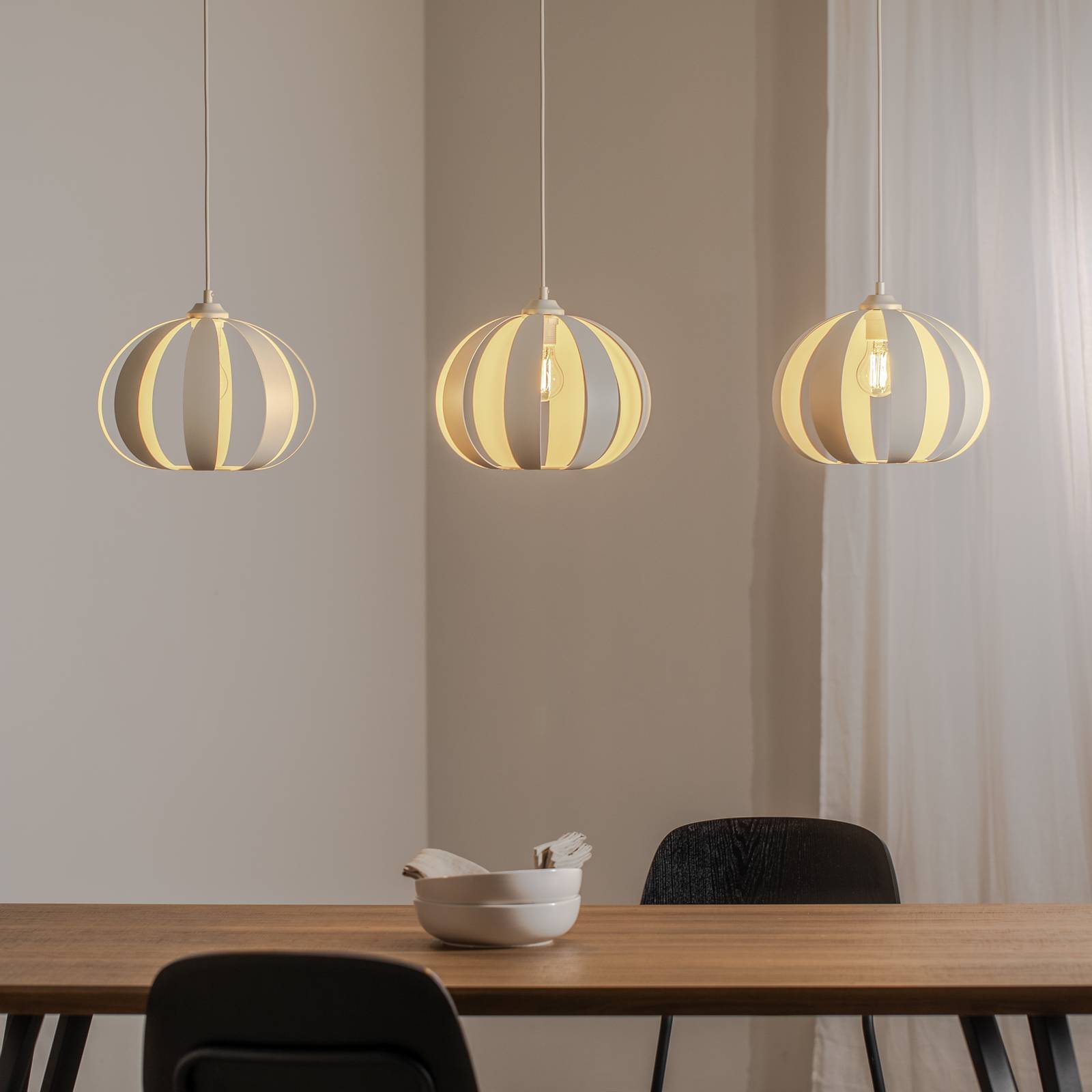 Hänglampa Newton HELAM, dimbar, Creme / bärnsten, Vardagsrum / matsal, Metall, Pendellampa