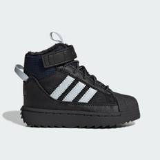 Superstar Winter Trek Kids sko - Core Black / Halo Blue / Carbon - 23