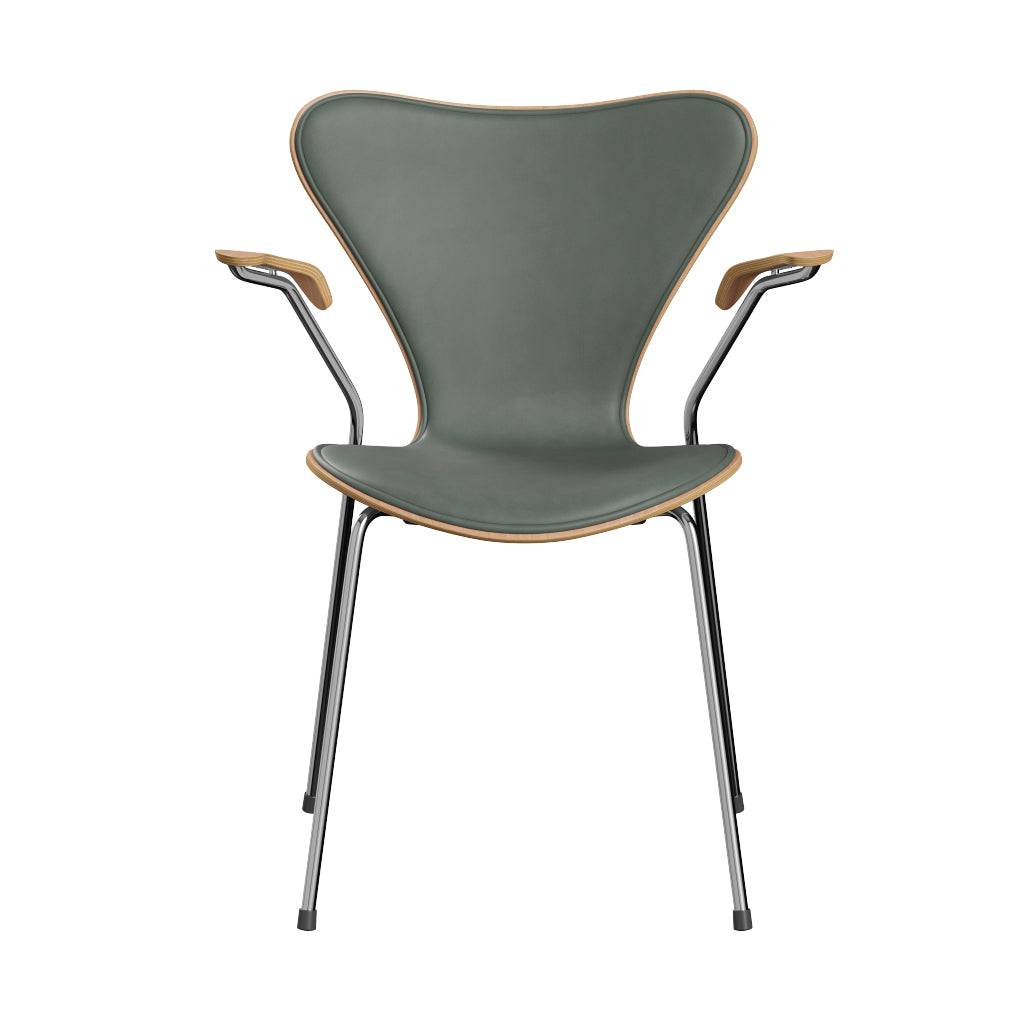 Fritz Hansen - 3207 stol med armlæn, naturfiner og forsidepolstret i Grace læder Bøg - Concrete Grey læder - Krom stel - Jacobsen Plus