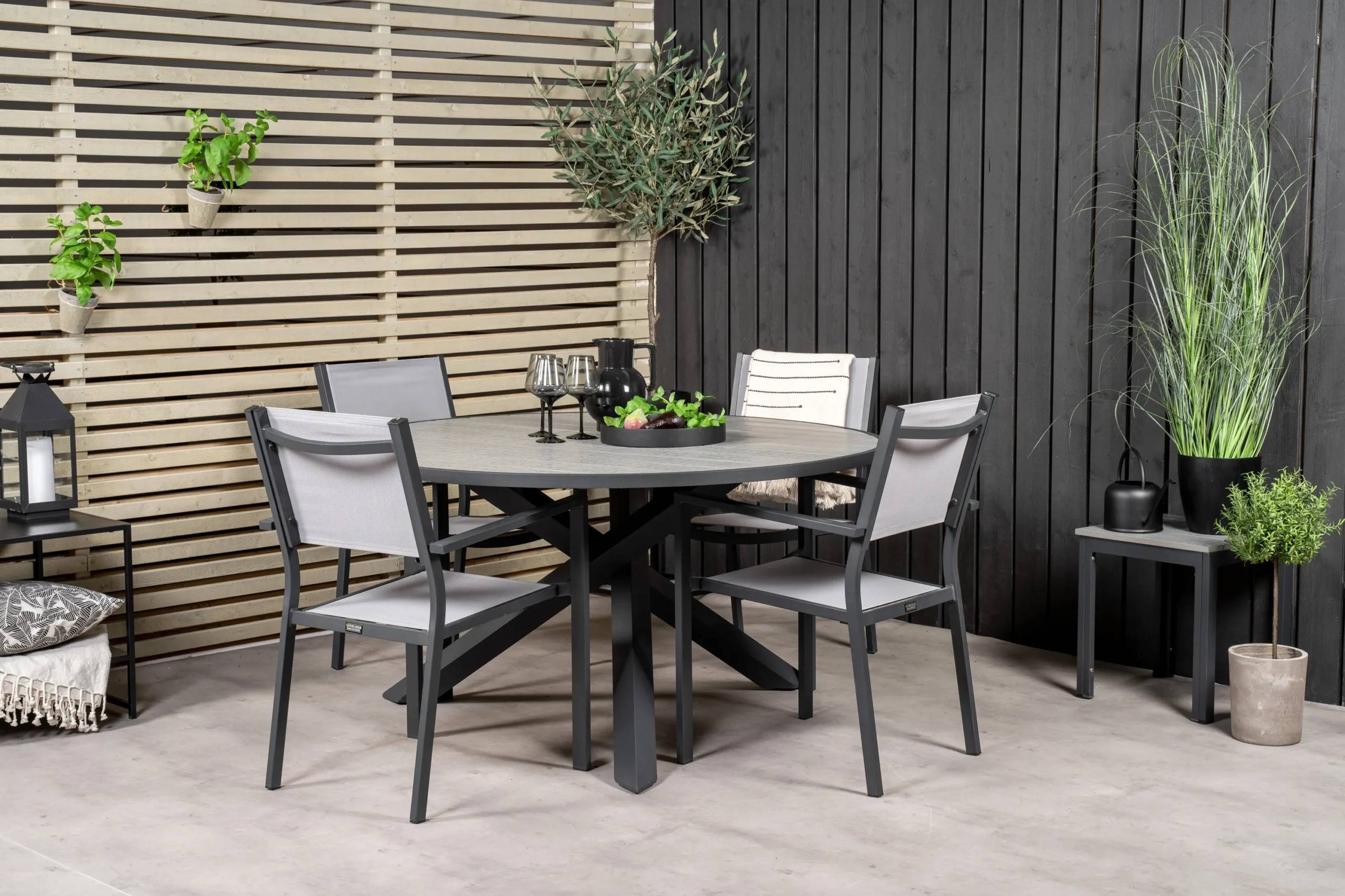 Parma & Copacabana - ø140 cm med stolar - Matgrupper utomhus