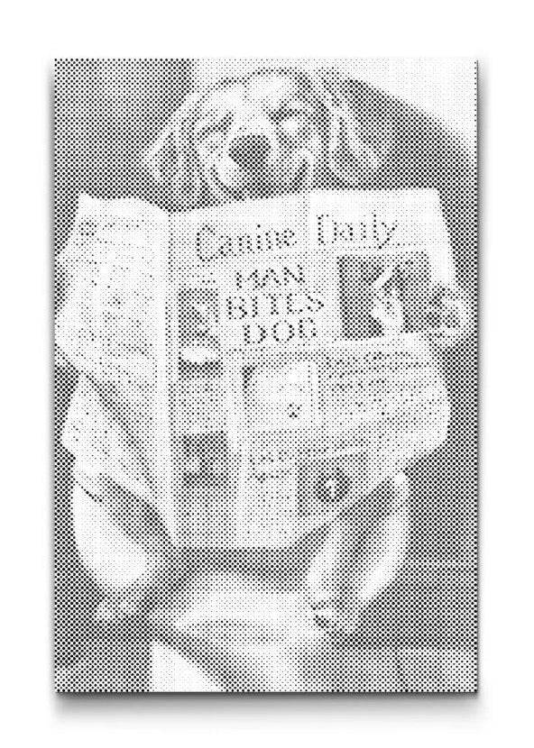 HUND MED TIDNING | PRICKMÅLNING - 60x80 cm / Duk - Utan ram / Svart