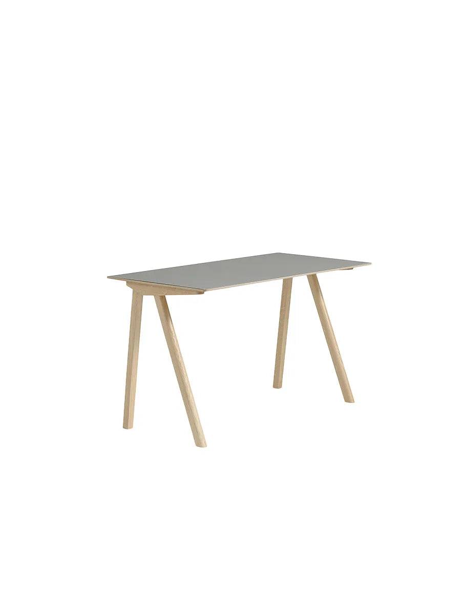CPH90 Skrivebord, 130 cm fra Hay Grå linoleum / Lakeret eg - Jacobsen Plus