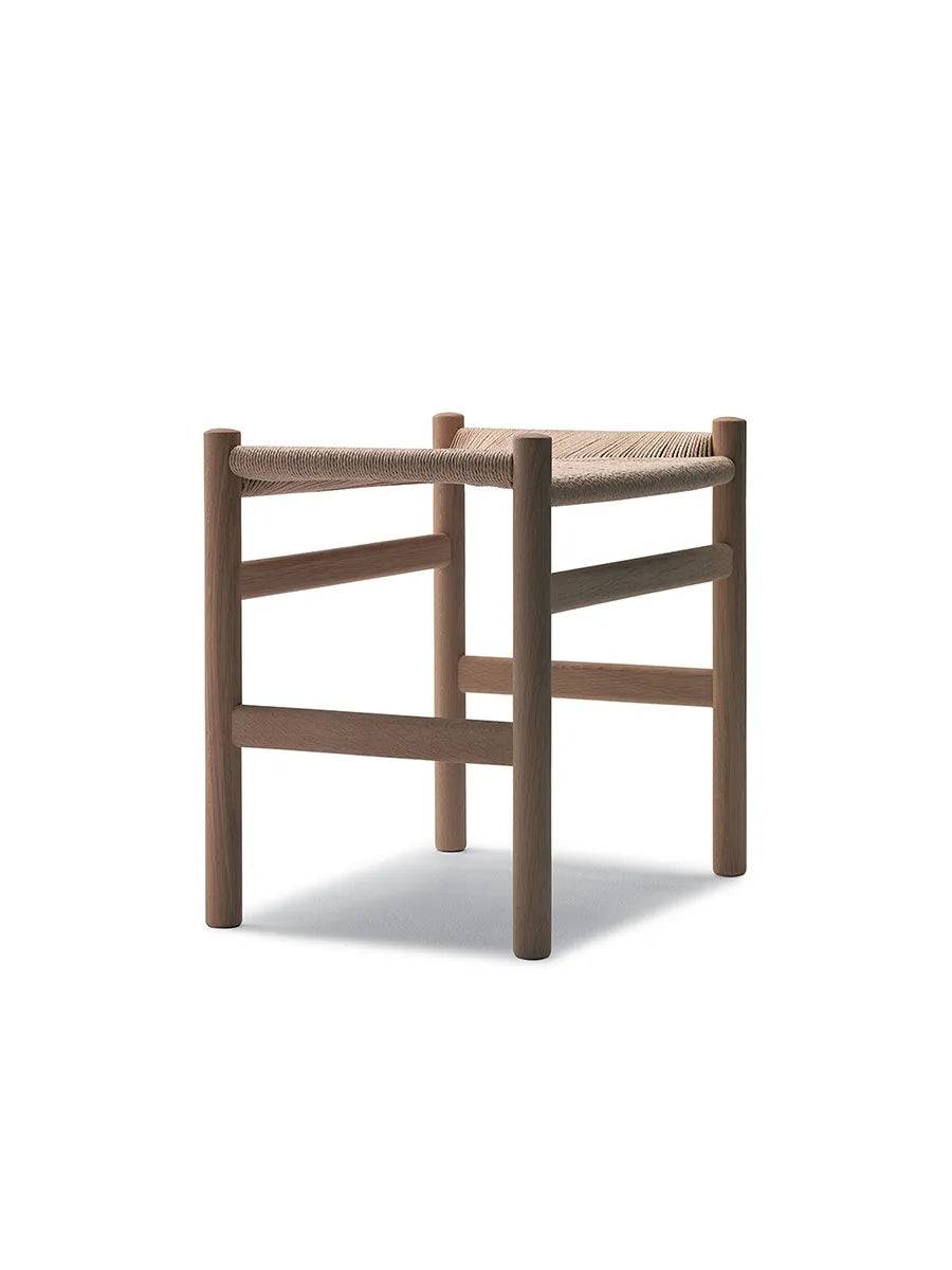 CH53 Skammel af Hans J. Wegner Bøg-sort flet / Lak / H: 43 cm - Jacobsen Plus