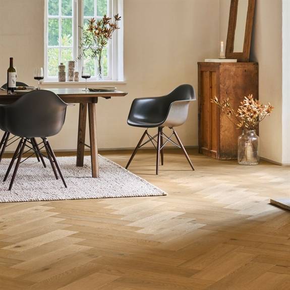 Timberman Charlottenlund Sildebensparket - Eg Accent, Børstet Hvid Matlak.