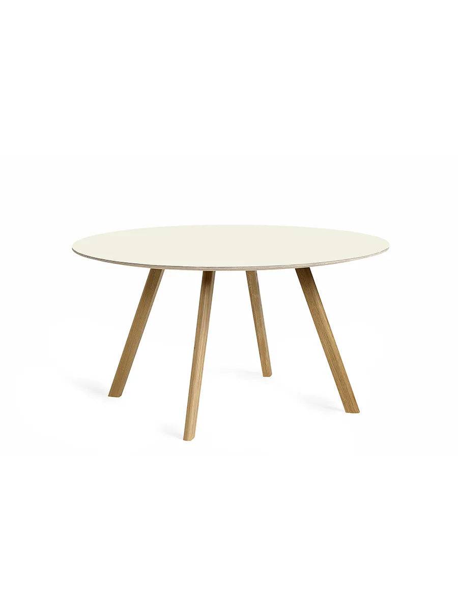 Copenhague CPH25 Bord, Ø140 cm fra Hay Lakeret eg / Off white linoleum - Jacobsen Plus