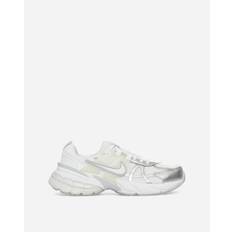 Women s V2K Run Sneakers White / Metallic Silver