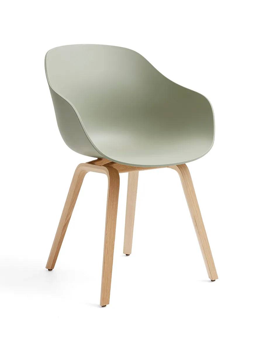 About a Chair AAC 222 fra Hay Pastel green / Lakeret eg - Jacobsen Plus