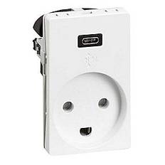 FUGA USB C COMBI STIKKONTAKT