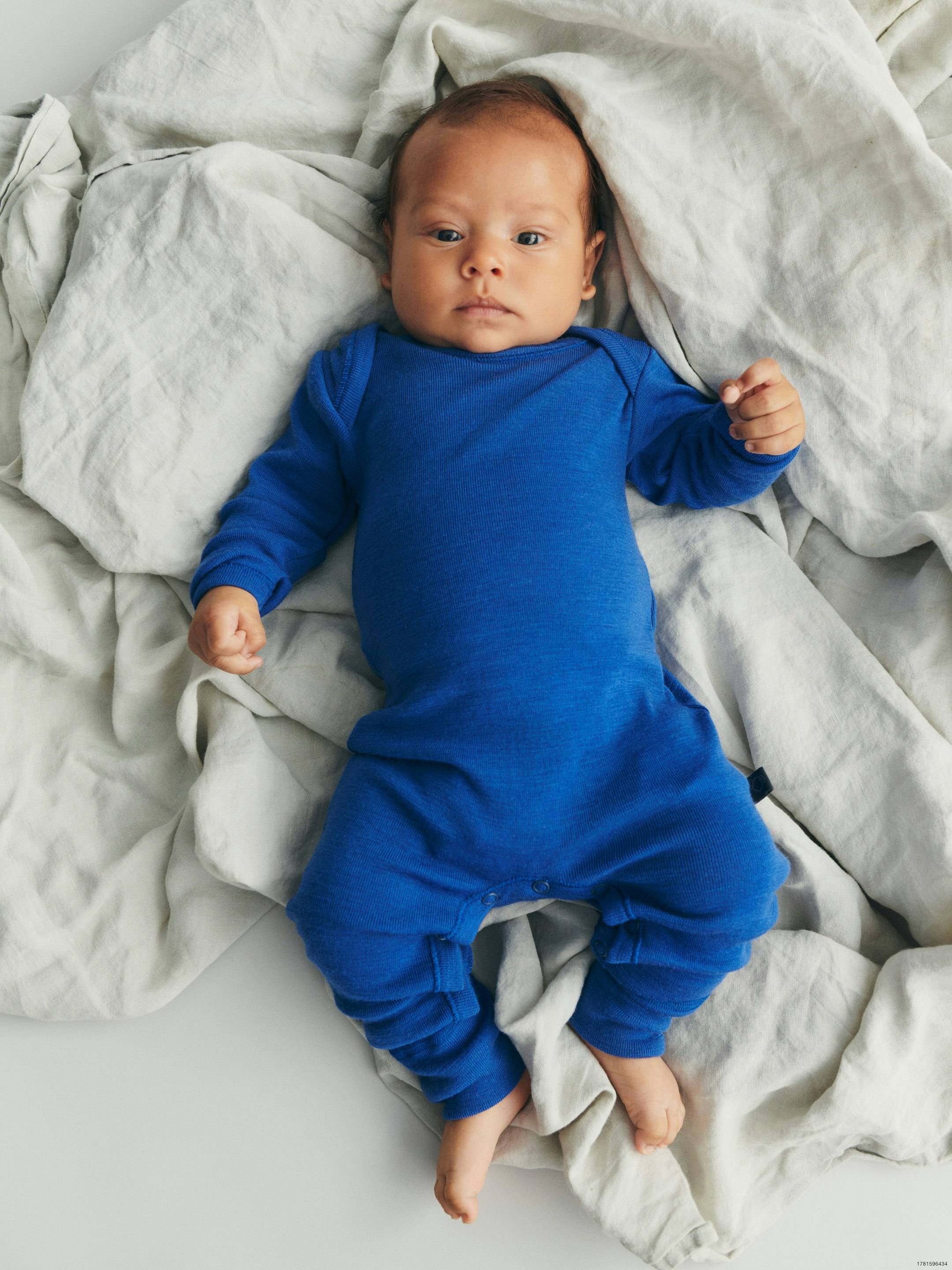 Heldragt i merinould til baby