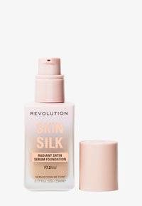 REVOLUTION SKIN SILK SERUM FOUNDATION - Foundation