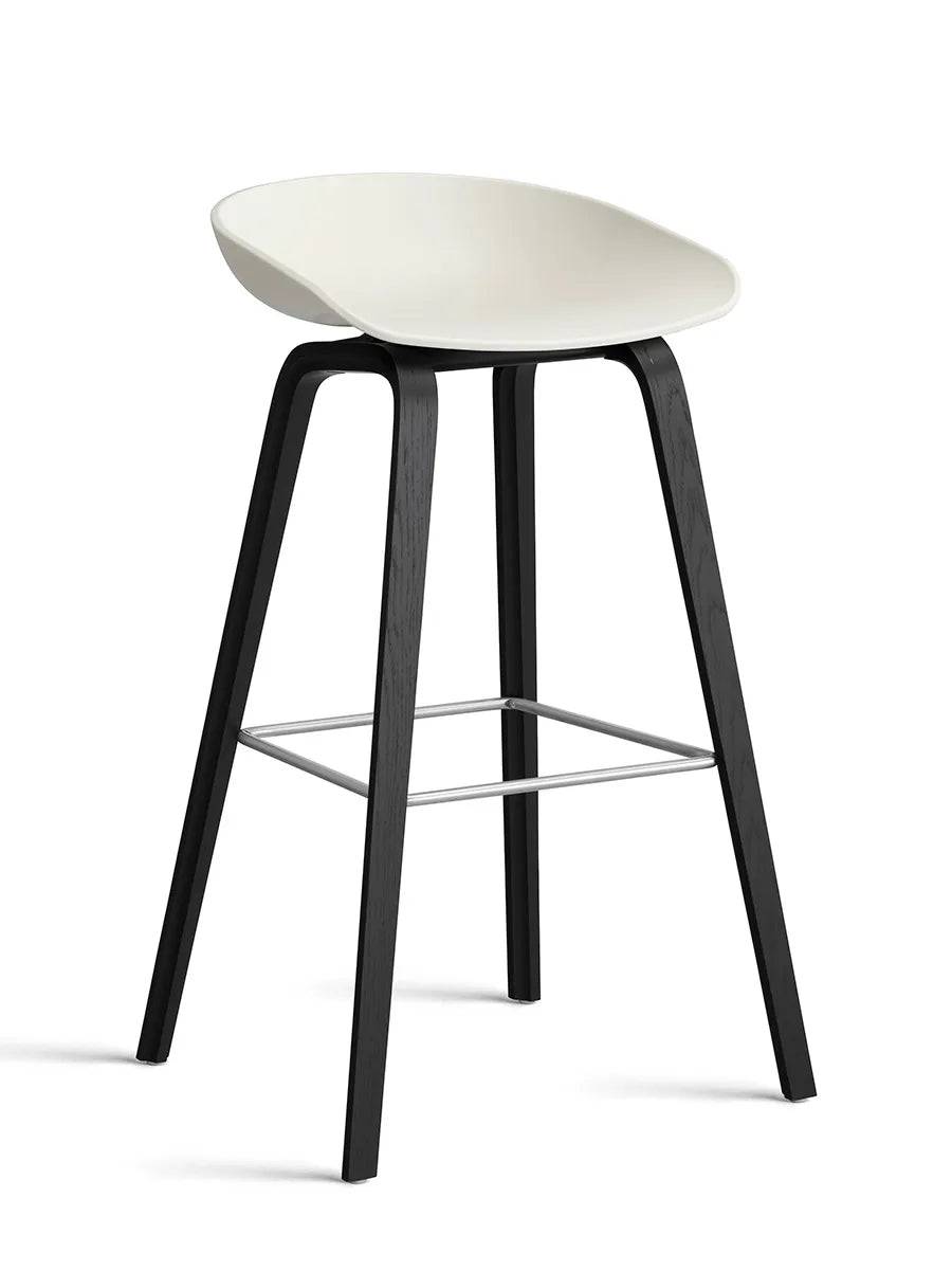 About a Stool AAS32 fra Hay Høj - B 50 x D 46 x H 74-85 cm / Melange Cream / Sortbejdset eg - Jacobsen Plus