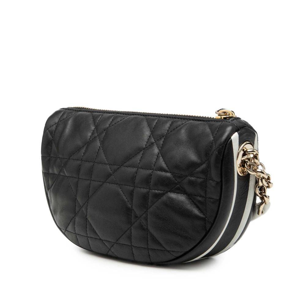 Dior Vintage Dior Shoulder Bag L 14cm x W 21cm x D 6cm - Skuldertasker hos Magasin.