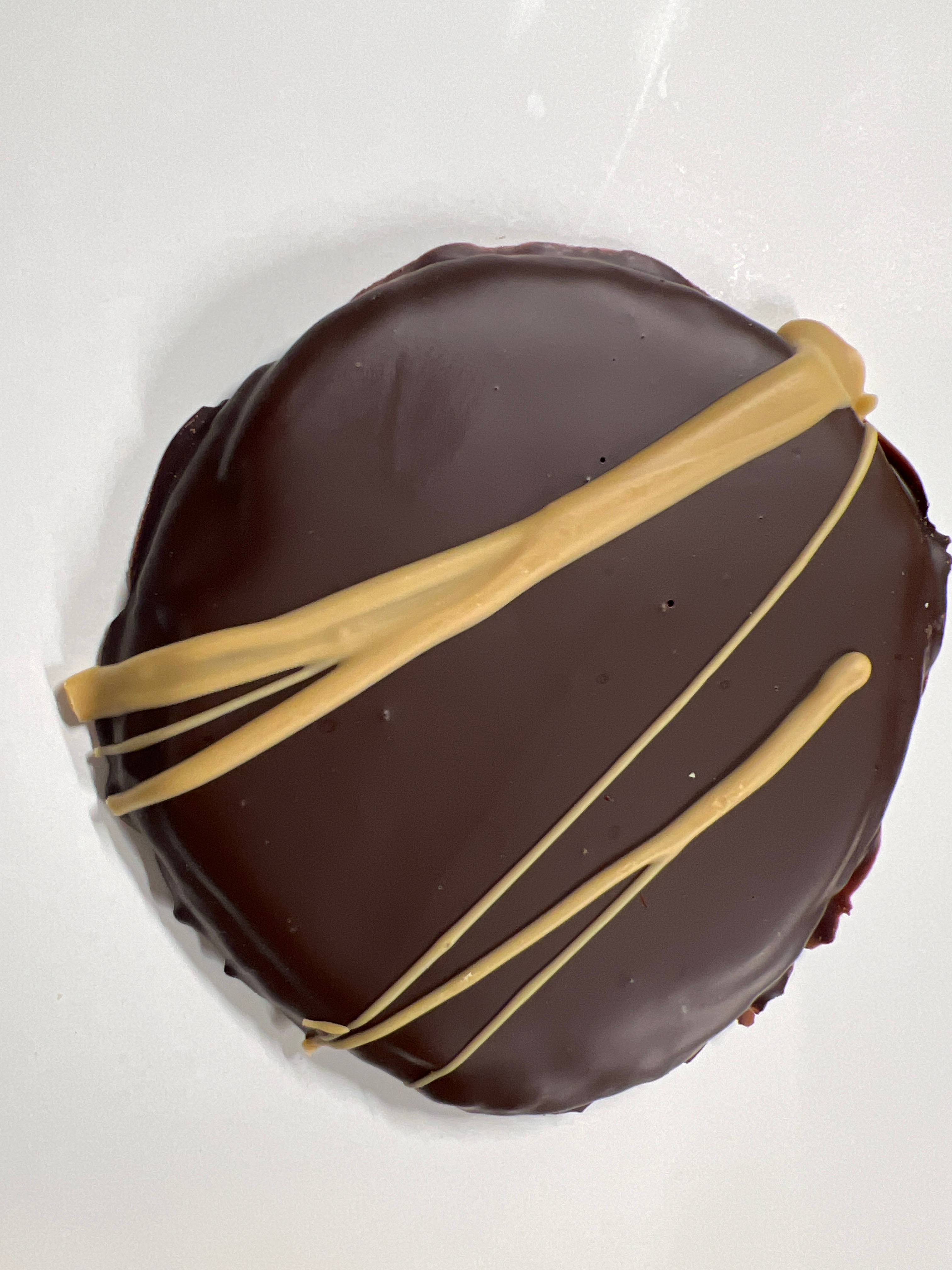 Chokolenten, Thy Kukies: Mørk chokolade og saltkaramel.