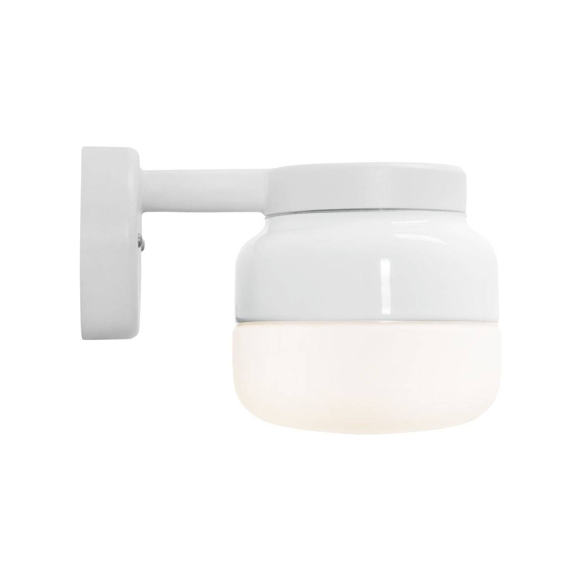 IFÖ Electric Ohm vägglampa 140 matt opalglas H150 vit
