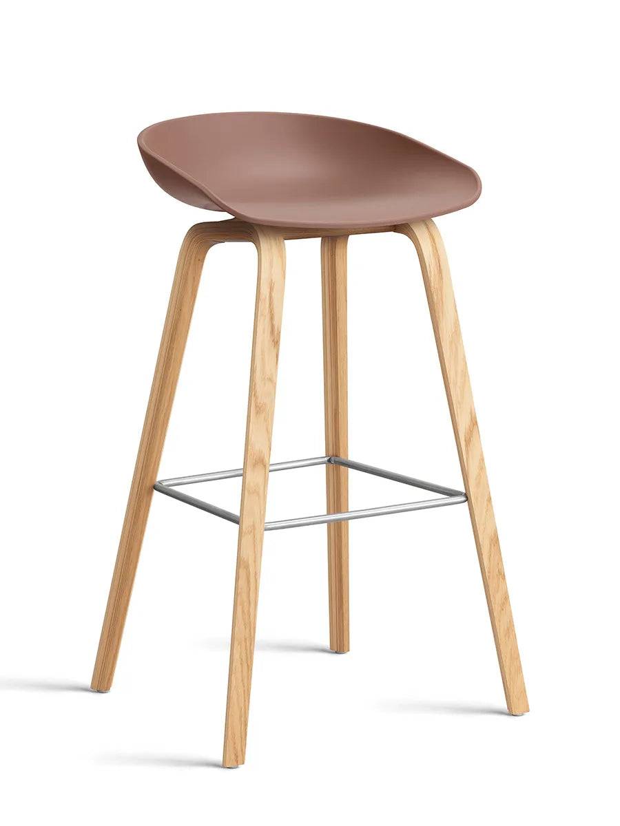 About a Stool AAS32 fra Hay Høj - B 50 x D 46 x H 74-85 cm / Soft Brick / Lakeret eg - Jacobsen Plus