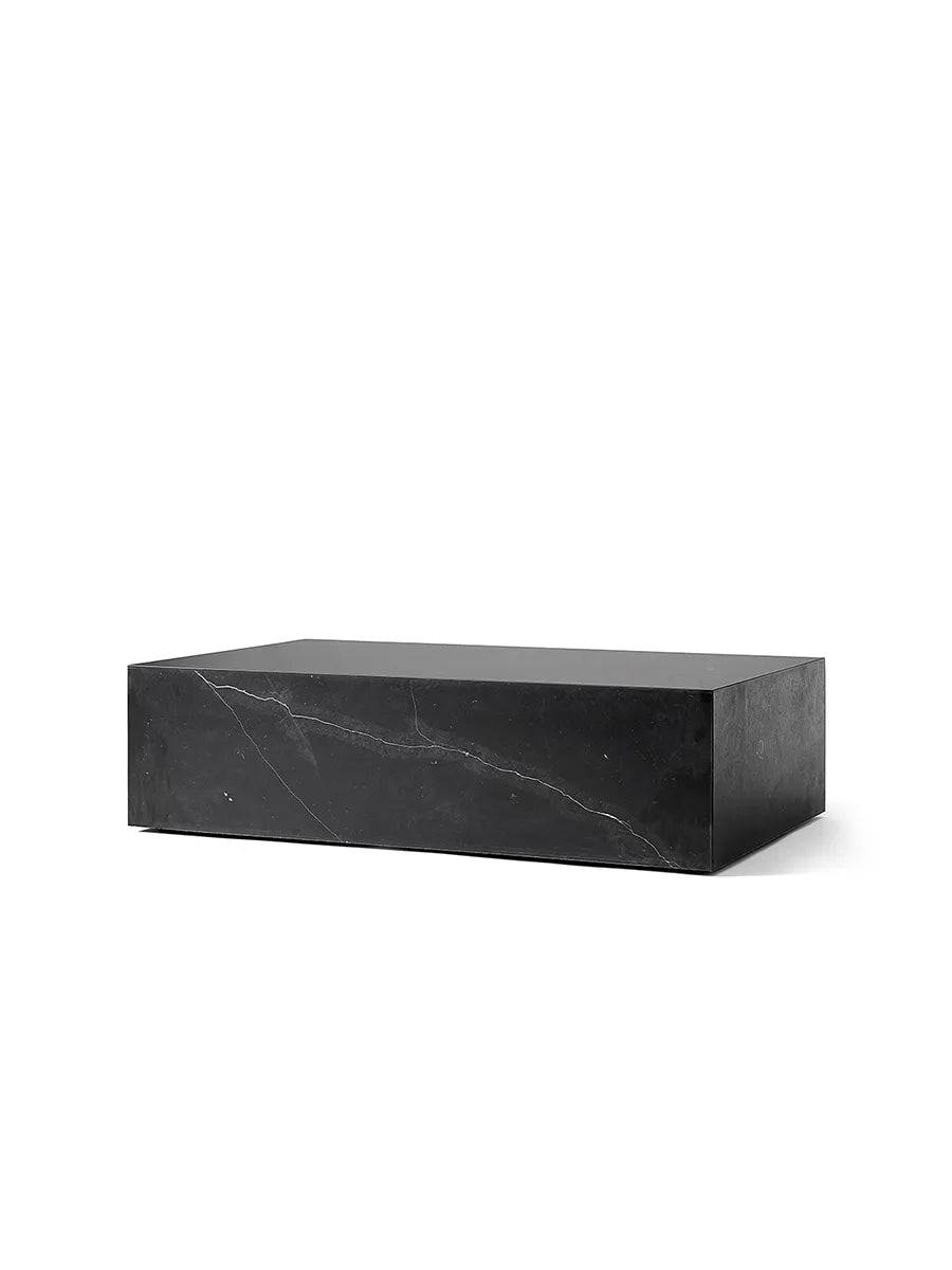 Plinth Low Black Nero Marquina marmor fra Audo Copenhagen - Jacobsen Plus