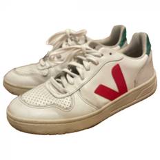 Veja V-10 leather trainers