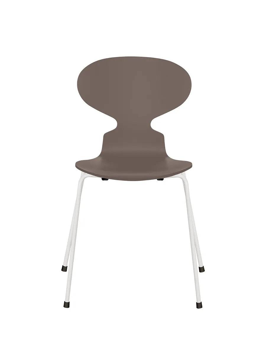 3101 Myren Stol lakeret af Arne Jacobsen Deep Clay / Hvid - Jacobsen Plus