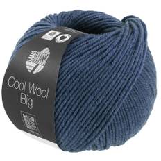 Lana Grossa Cool Wool Big 1693 Denim meleret Indhold:100% ren ny, ekstrafin merinould Vægt/Længde: 50 g = ca. 120 meter Anbefalede pinde: 3.50-4.00 mm Strikkefasthed: 10 x 10 cm = 19 m x 26 p Vask:Finvask 30º/ Tørres fladt.