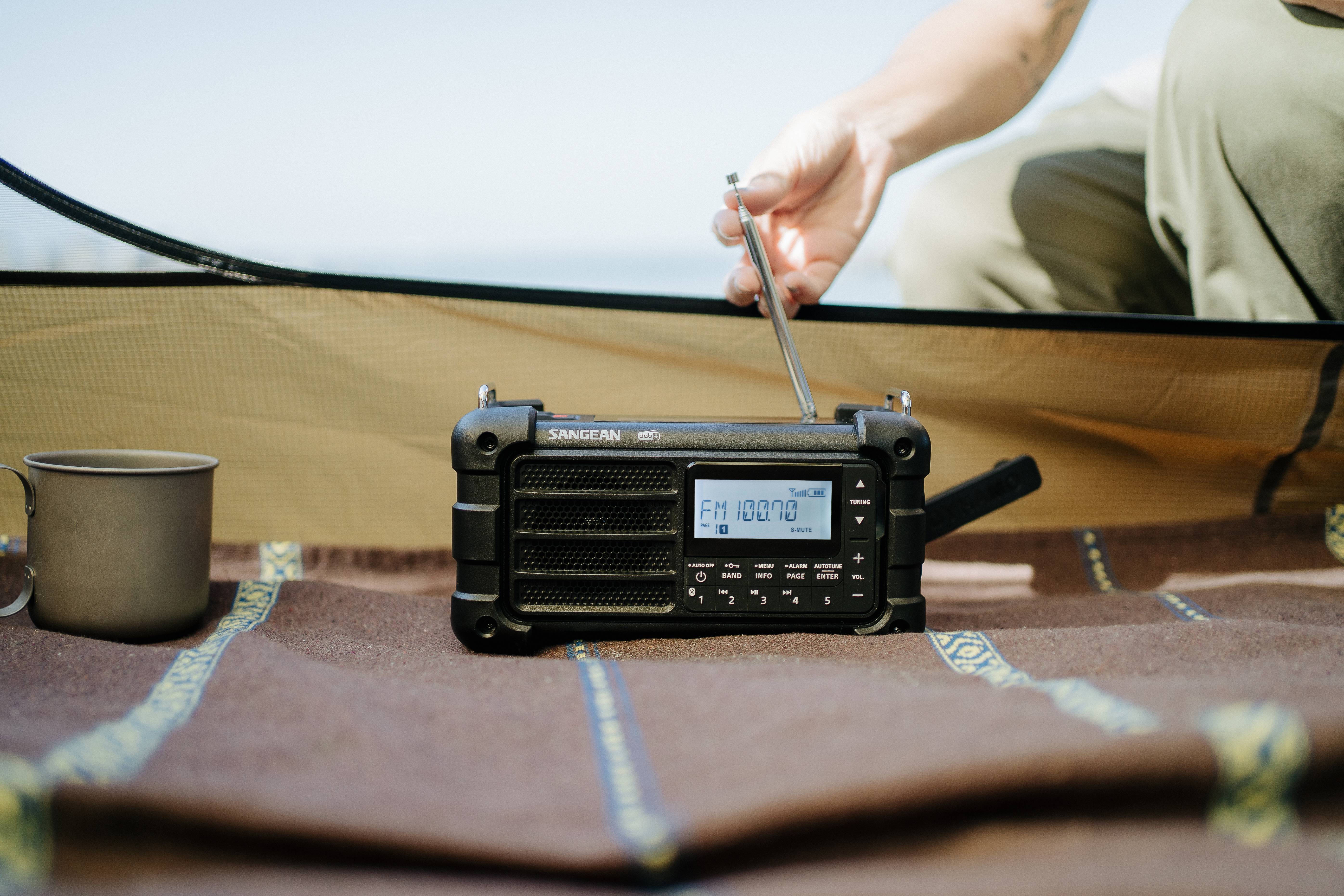 sangean MMR-99 DAB+ Midnight Black DAB+/FM-RDS/Bt Handcrank Radio.