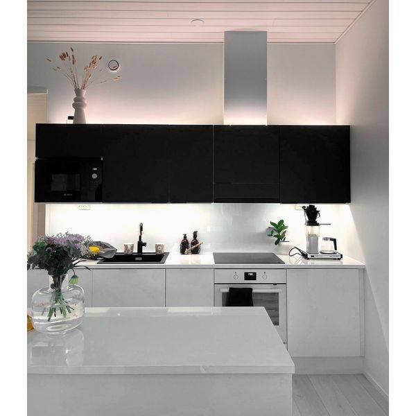 LED-listpaket Bänkbelysning AGGE - Svart profil, 3000K / 250 cm