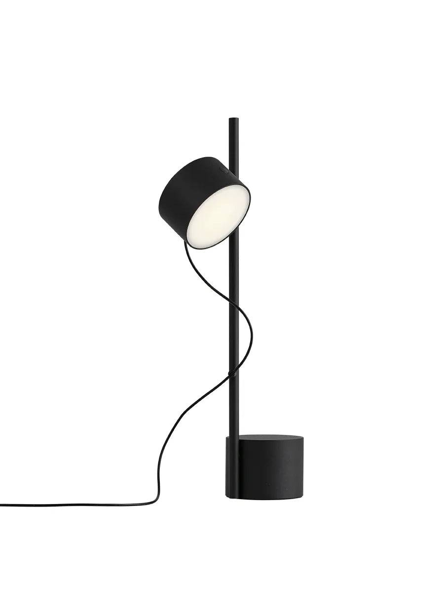 Post Table Lamp fra Muuto Black - Jacobsen Plus