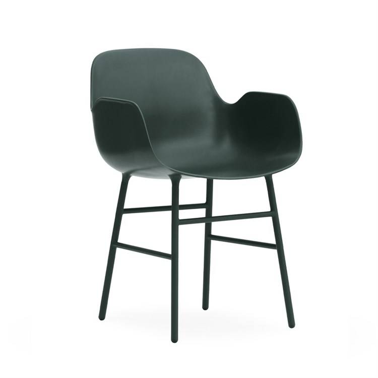Normann Copenhagen Form Matbord stol m/armstöd Green Powder Coated Steel