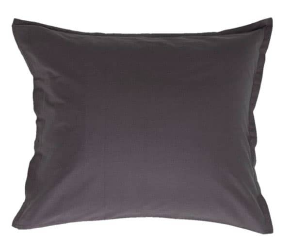 Satin pudebetræk fra ENGHOLM – GRÅ 60×63 cm.