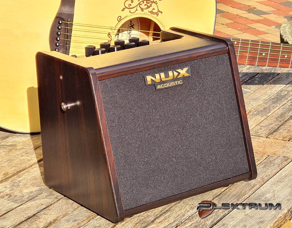 NUX ac-25 Akustisk guitar forstærker