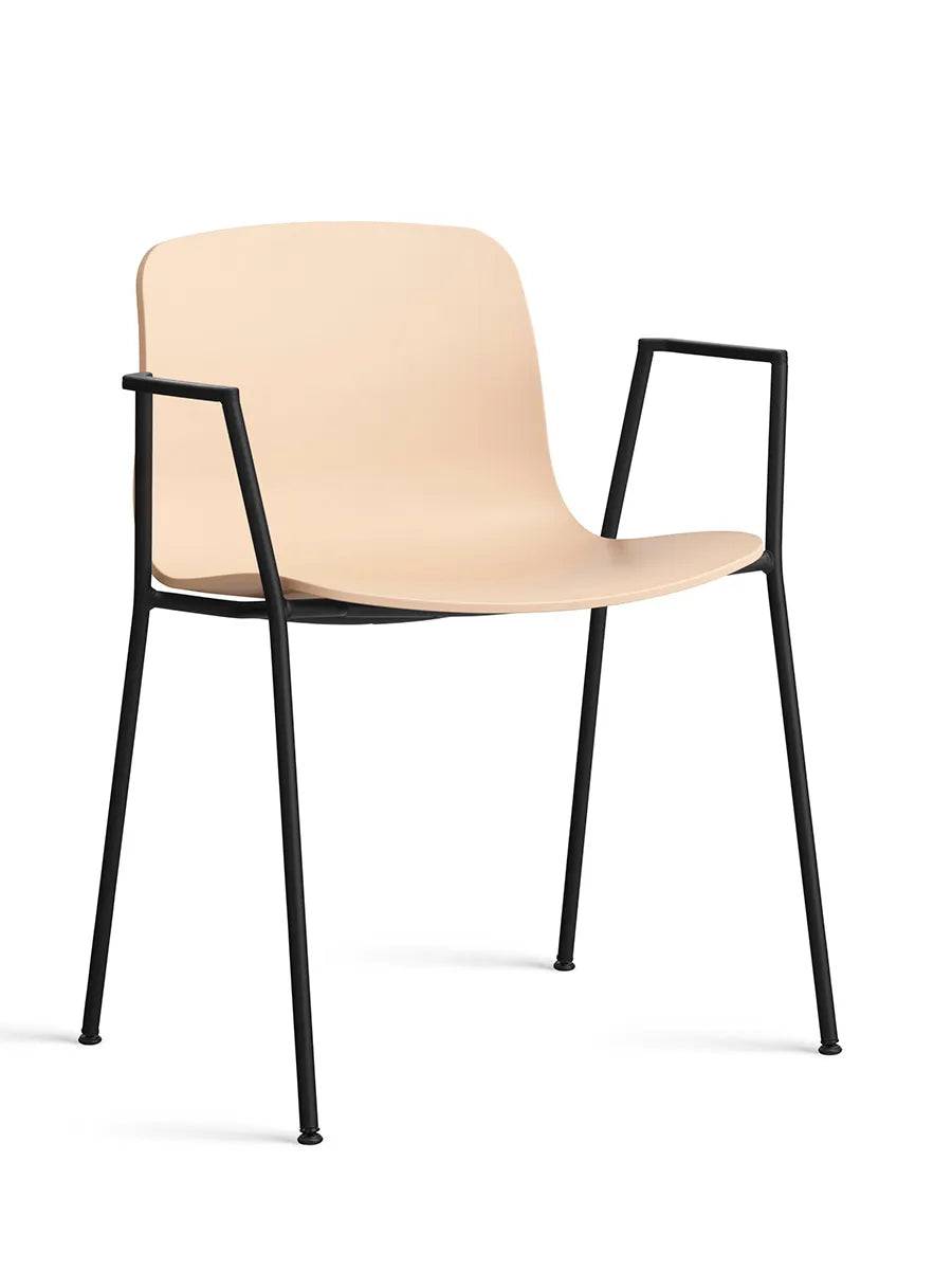 About a Chair AAC18 fra Hay Pale Peach / Sort pulverlakeret stål - Jacobsen Plus