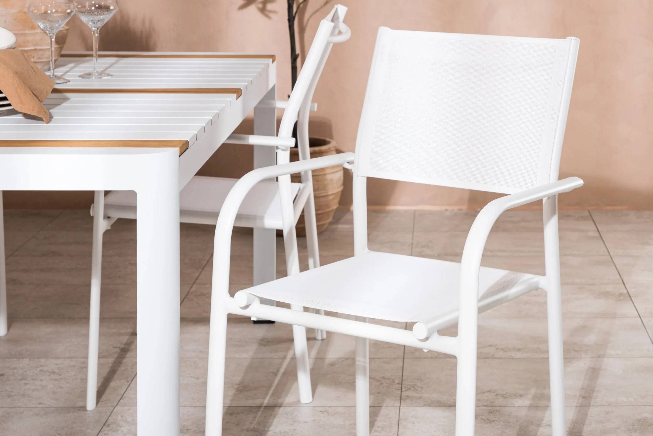 Togo & Santorini - 90×150 cm med 4 stolar - Matgrupper utomhus - natur/vit