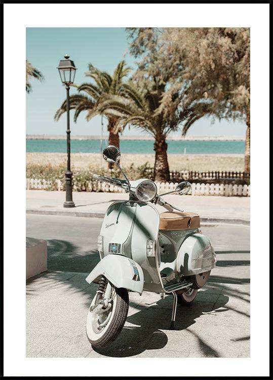 Blue Vespa Scooter Plakat (21x30cm) - Plakater > Fotografiske Plakater, Bil og Motorplakater