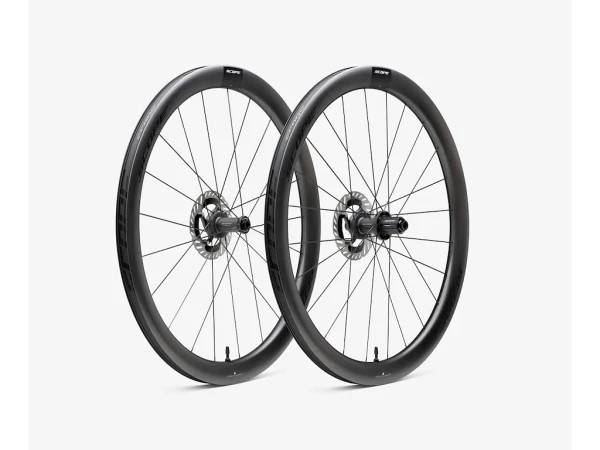 Scope R4 700c 45mm hjulsæt Shimano body disc carbon sorte decals