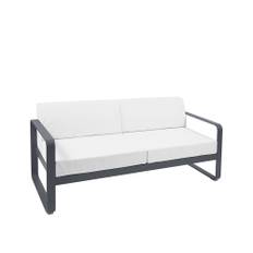 Fermob - Bellevie 2 Seater Sofa Off-White Cushions, Anthracite - Udendørs sofaer - Pagnon & Pelhaître