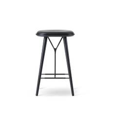 Fredericia Furniture - Spine Wood Base Stool, Svartlackerad, Svart metall, Lädergrupp 0, 38 Black - Barstolar - Space Copenhagen - Svart - Läder/Trä