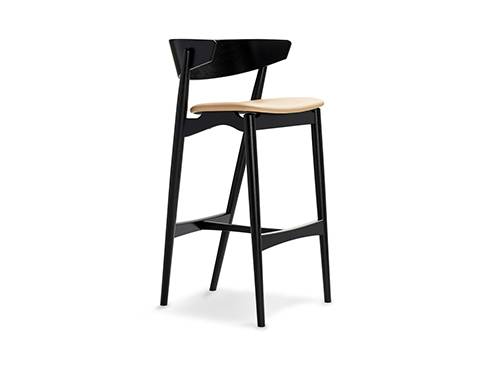 No 7 Barstol - Eg Røget/Ultra Honey Læder H: 65cm - Sibast Furniture