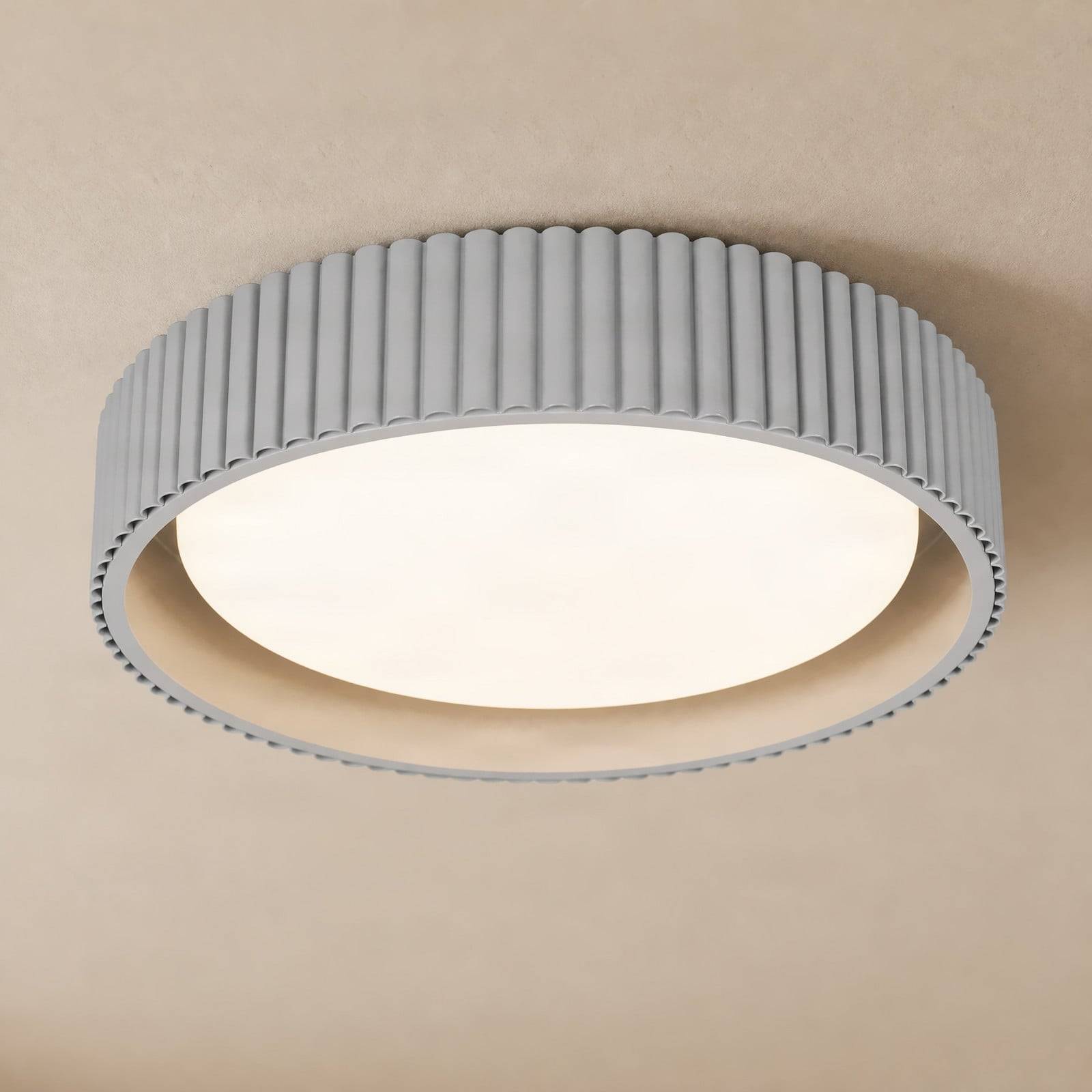 Colbie LED-loftlampe, grå ribbet, Ø 46 cm, dæmpbar – Lindby Lindby, Colbie, dæmpbar, Grå, Stue, Metal